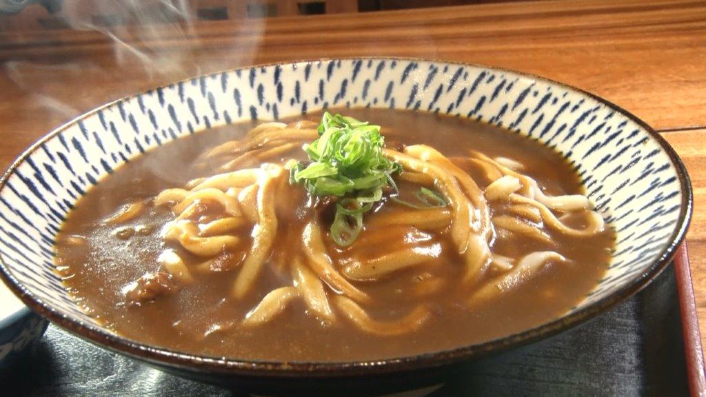 カレーうどんの下に隠れているのは？！常連おすすめのぶっかけうどんも登場！【うどんMAP】