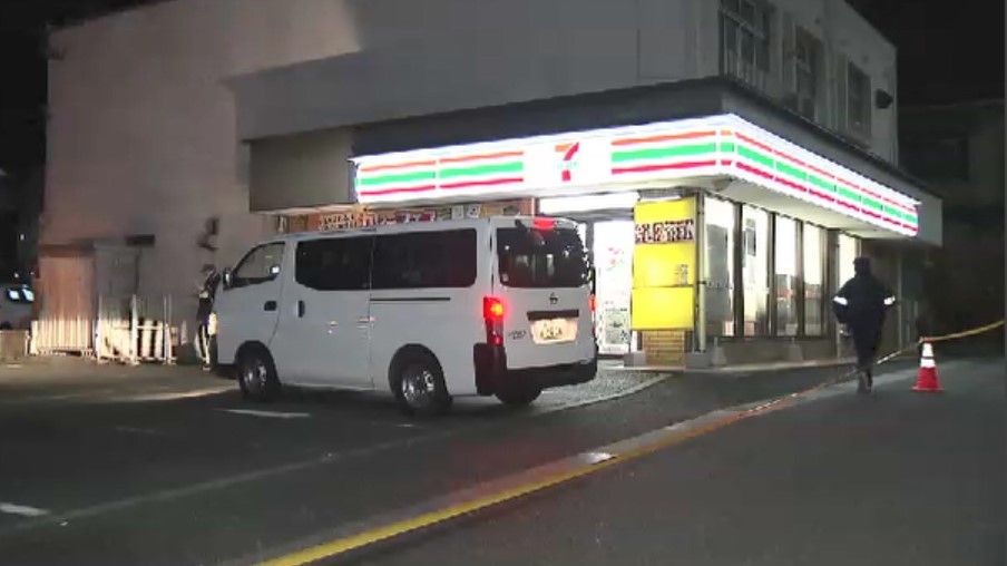 北九州市のコンビニに“カッターナイフ男”　何も取らずに車で逃走　強盗未遂事件として捜査