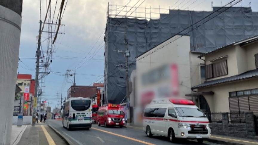 解体中の空きビルで支柱が落下　１０代の男性作業員ケガ　福岡・糸島市