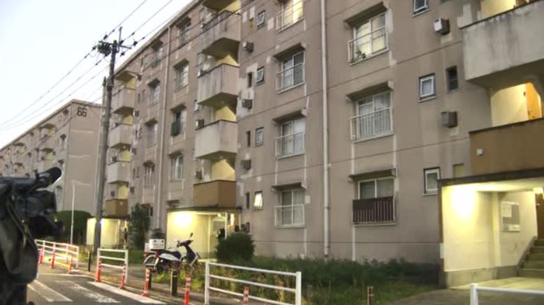 団地の一室で男性(76)が死亡…首を圧迫された窒息死　殺人事件として捜査　警察官が発見　福岡市早良区