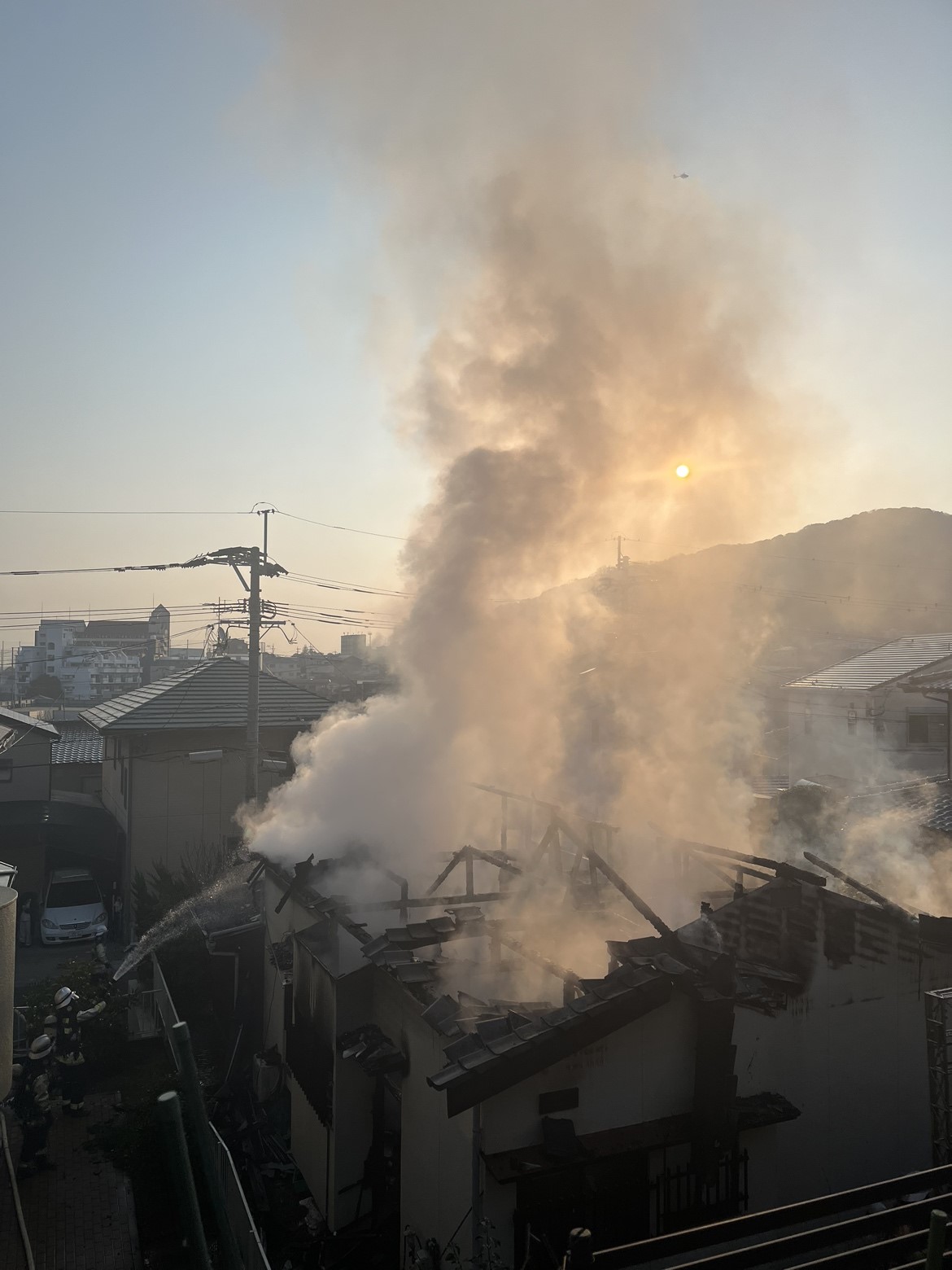 寝室のアロマキャンドルから燃え広がったか　住宅1棟を全焼する火事　住宅街の一角「煙が上がっている」との通報　福岡市城南区