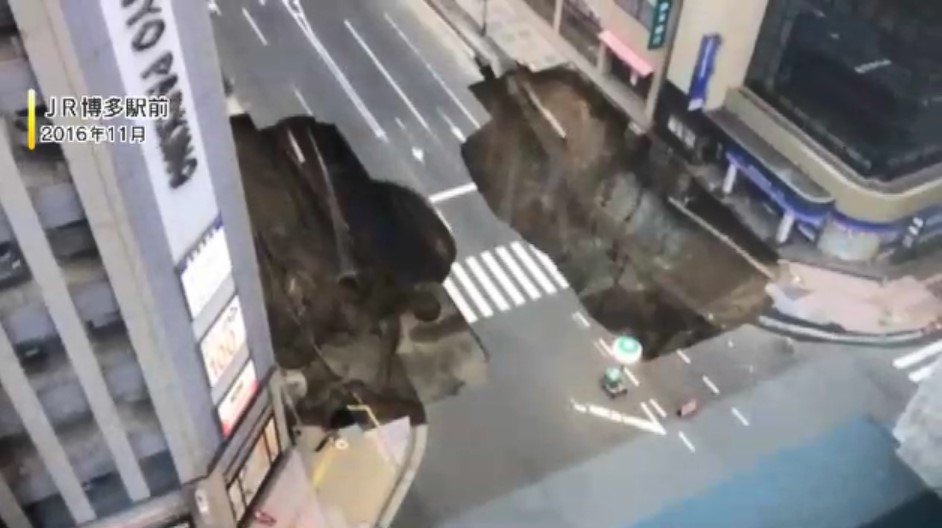 「道路陥没はどこでも起きうる」専門家が警告　原因の多くは「下水管の破損」老朽化でさらに増加か　異常気象も一因に　福岡