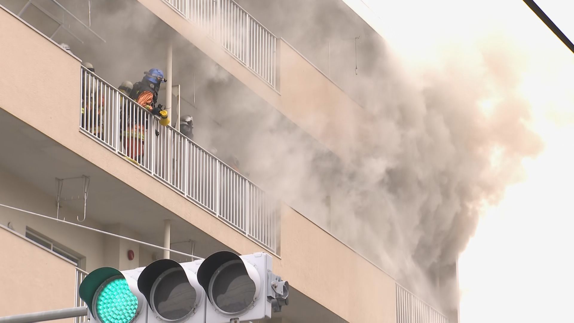 【速報】「キッチンから出火」の通報　煙が激しく上がる　福岡市城南区の共同住宅で火事　5階の一室から出火か