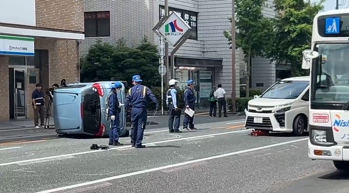 【速報】少なくとも車5台が絡む事故　横転している車両も　中央線をはみだしか　福岡市の国道202号線　交通規制で路線バスに遅れ