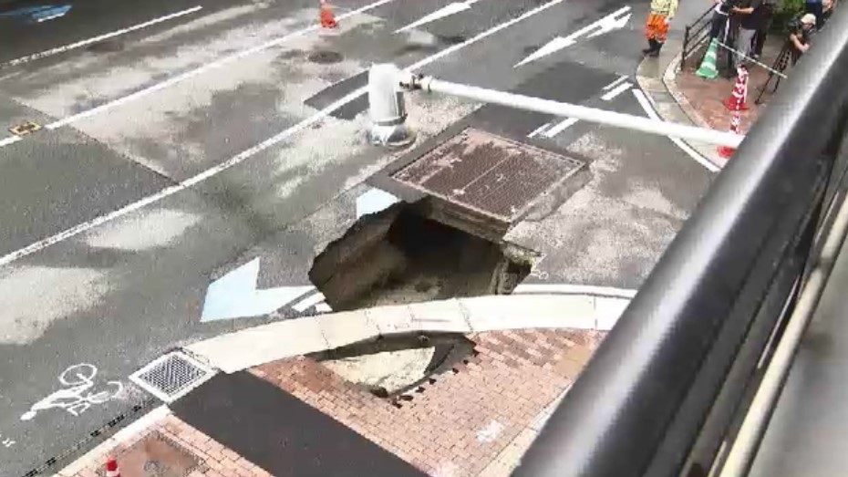 福岡市の道路陥没　市が原因調査着手へ　雨水管への土砂流れ込みが原因の可能性　20日以降 夜間～未明に交通規制