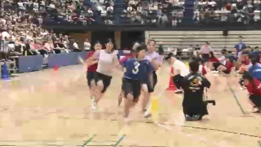 梅雨明け…真夏日も　福岡の高校が“アリーナ”体育大会　涼しい屋内で“アツい戦い”　熱中症対策に「日焼けも気にしなくていい」「最高です」