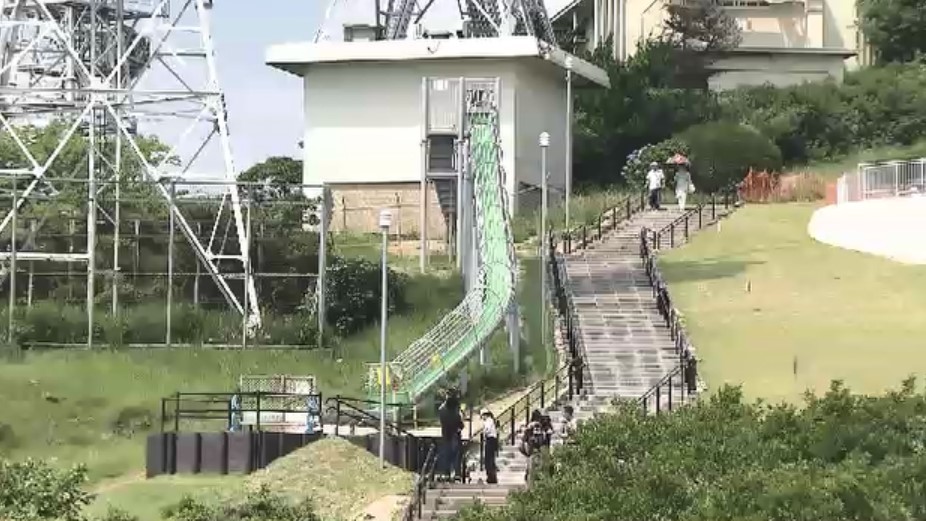 皿倉山の大型すべり台　7月19日に再開　利用は6～12歳に限定し「すべり台サポーター」配置など安全対策　福岡・北九州市