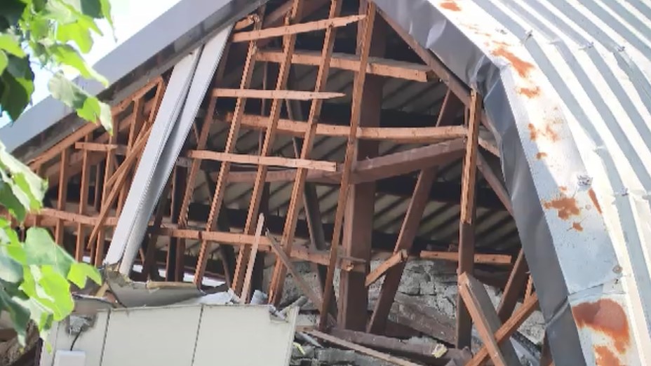 久留米市の建物崩壊事故　警察や労基署が再び現場検証　死亡の作業員2人は2階で作業か　重機でがれきの撤去進める　福岡