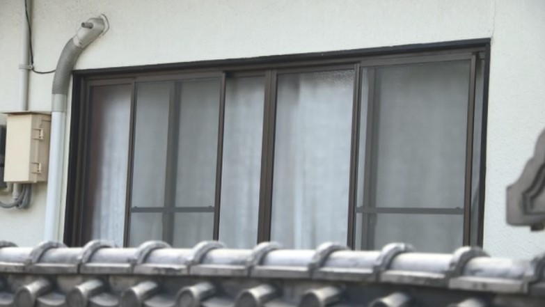 包丁2本で刺し傷は約100カ所　兄を殺害した疑いで警備員の弟（49）を逮捕　「怒りの感情が爆発した」顔や首・胸など突き刺す　金銭トラブルか　福岡