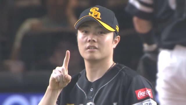 右肩痛乗り越え初タイトルへ　ついに首位浮上、ソフトバンクのブルペン支える松本裕樹「我慢の１年」